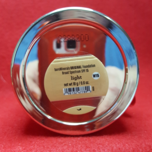 BareMinerals Deluxe powder foundation in light. - Picture 3 of 3